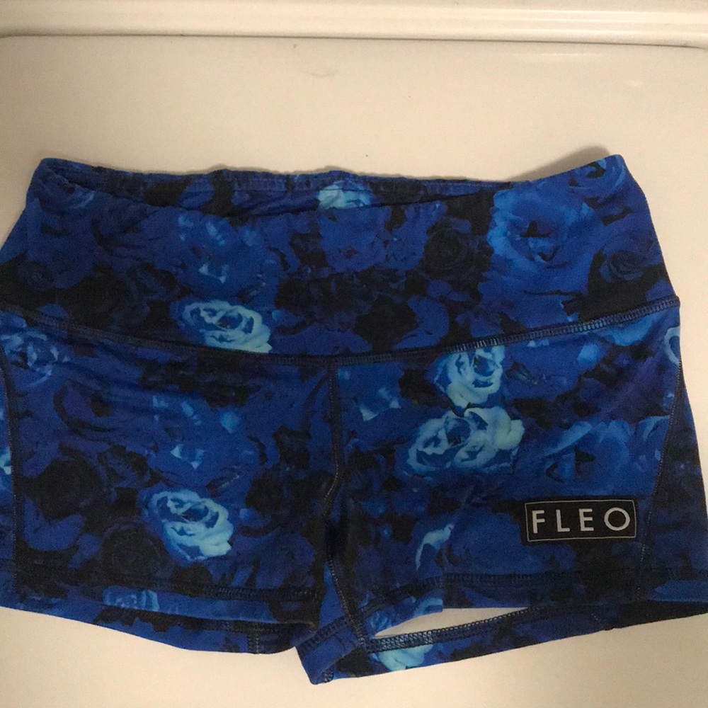 Fleo 3.25 contour workout shorts!